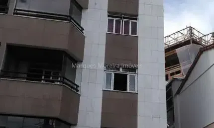 Excelente imóvel com 2 quartos na Rua Silva Jardim!