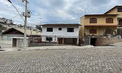 Casa com 4 quartos à venda na Rua Asterio Aleixo, Quintas das Avenidas, Juiz de Fora