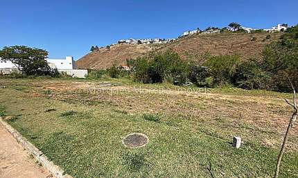 Terreno à venda na Rua Octávio Malvaccini, São Pedro, Juiz de Fora