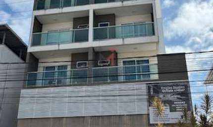 INVESTIMENTO IMPERDÍVEL! Cobertura de Quarto e Sala com Varanda e Garagem a 100m da UFJF!