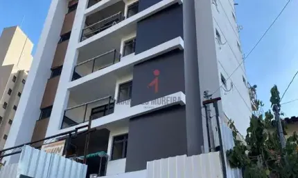 Apartamento Impecável com Suíte, Área Externa e 3 Vagas