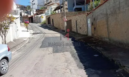 Terreno à venda na Rua Albertino Gonçalves Vieira, Jardim das Laranjeiras, Juiz de Fora