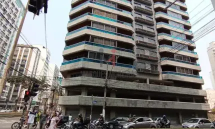 Excelente apartamento com 5 quartos sendo 3 suite no centro
