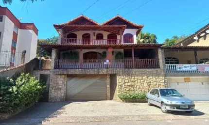 Casa com 4 quartos à venda na Rua Alencar Tristão, Santa Terezinha, Juiz de Fora