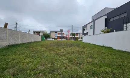 Construa a casa dos seus sonhos em um dos melhores terrenos disponíveis no alphaville!