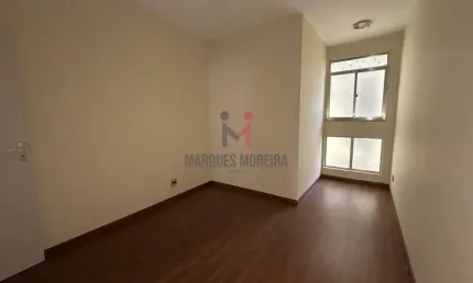 Apartamento de dois quartos, sendo um suíte, a 50 mts do parque halfeld