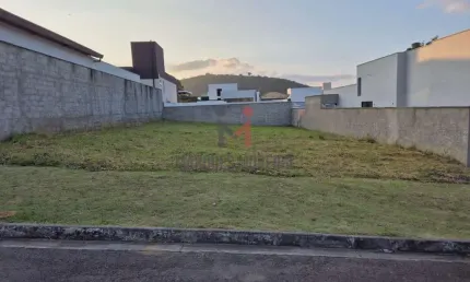 Terreno em condomínio fechado à venda na Rua Octávio Malvaccini, 16, Residencial Alvim, Juiz de Fora