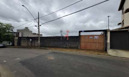 Oportunidade Única! Terreno 600m² no Bairro Aeroporto – Ideal para Prédios Residenciais ou Casas Geminadas!