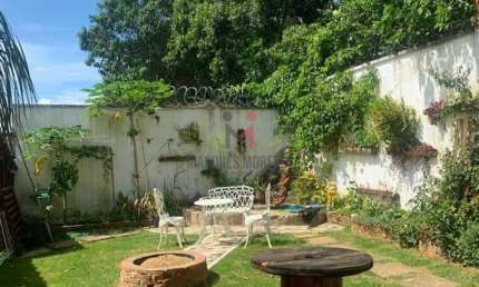 Encante-se com esta casa em condomínio fechado em Juiz de Fora!