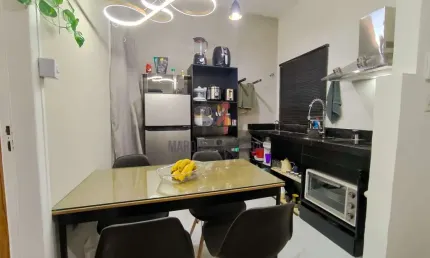 Oportunidade no Centro: 2 Quartos Mobiliado, Pronto para Morar ou Investir!