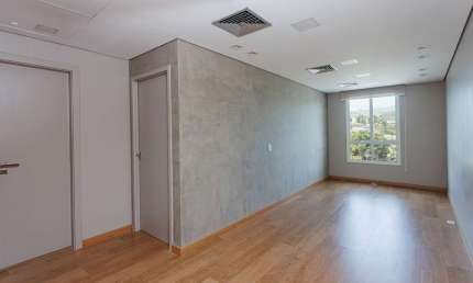 Sala comercial à venda na Avenida Rolf Wiest, 277, Bom Retiro, Joinville, 39 m2 por R$ 360.000