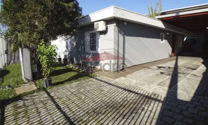 Casa com 3 quartos à venda na rua califórnia, 402, sítio cercado, curitiba, 196 m2 por r$ 720.000