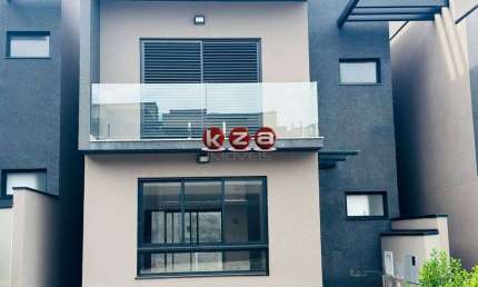 Casa de alto padrão no Condomínio Villa Greice em Valinhos-SP 3 suítes, 2 salas, 4 banheiros, 2 vagas, 141m². Venda e locação!