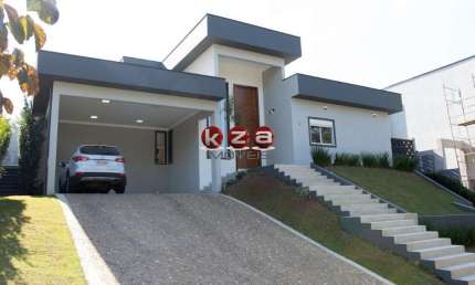 Casa de luxo em condomínio: 4 quartos, 4 suítes, 3 salas, 6 banheiros, 6 vagas, 321m² em Valinhos-SP, Condomínio Villa Lombarda.