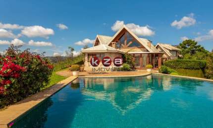 Espetacular Mansão de Luxo no Condomínio Florestal Clube em Campos do Jordão - 5 Quartos, 5 Suítes, 3 Salas, 7 Banheiros, 13 Vagas - 655m²