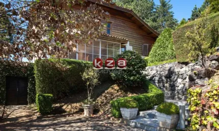 Casa de Luxo à Venda em Campos do Jordão - Green Hills Village: 5 Quartos, 3 Suítes, 3 Salas, 8 Banheiros, 3 Vagas, 300m².