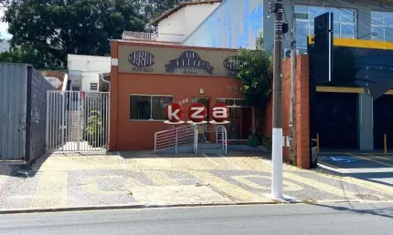 Salão Comercial para Locação na Avenida dos Espertes, Valinhos-SP: 1 Sala, 1 Banheiro, 3 Vagas de Garagem e 226m² de Área.
