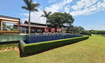 Imponente mansão de luxo no Condomínio Quinta do Lago em Avaré-SP: 6 quartos, 6 suítes, 4 salas, 8 banheiros, 10 vagas de garagem, 1.096m² de área.