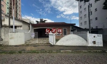 Imperdível casa comercial à venda em Valinhos-SP, Vila Clayton, a poucos metros da Avenida 11 de Agosto, 131m². Oportunidade