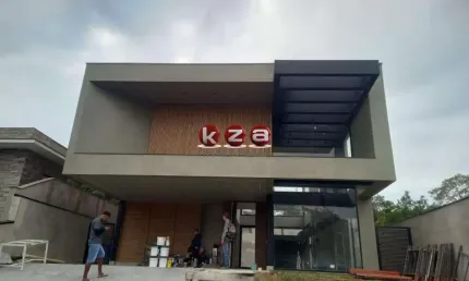 Maravilhoso sobrado a venda em Valinhos-SP, Reserva do Itamaracá: 3 suítes, 3 salas, elevador, piscina e 4 vagas de garagem, 330m².