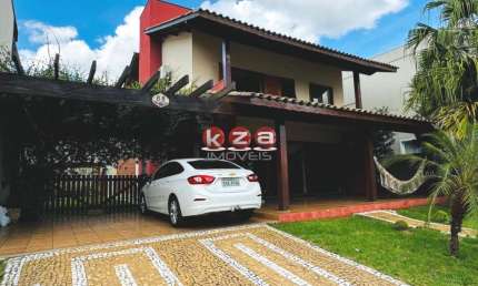 Casa em Condomínio de Alto Padrão na Vila Faustina II em Valinhos-SP - 3 Quartos, 1 Suíte, 2 Salas, 4 Banheiros, 4 Vagas - 212m².