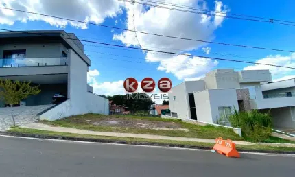 Terreno à venda no Condomínio Vivenda das Pitangueiras em Valinhos-SP: 300,00m² de área.
