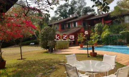 Imperdível oportunidade: Casa de luxo em condomínio Santa Fé, Vinhedo-SP, com 4 suítes e 8 vagas de garagem!