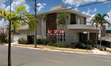 Impecável casa em condomínio à venda em Valinhos-SP, bairro Pinheiro: 3 quartos, 3 suítes, 3 salas, 5 banheiros, 4 vagas, 265m².