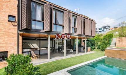 Casa de Luxo à Venda em Valinhos-SP,  Condomínio Villa Lombarda: 6 Quartos, 5 Suítes, 3 Salas, 7 Banheiros, 504m² - Imperdível!