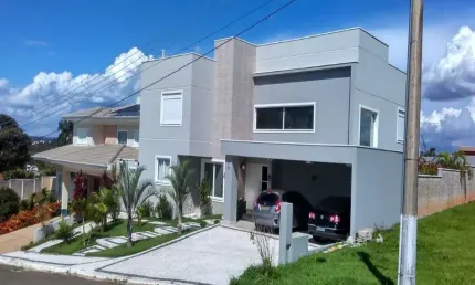 Magnífica casa em condomínio à venda em Valinhos-SP, no Condomínio Residencial Querencia: 4 quartos, 4 suítes, 3 salas, 8 banheiros, 4 vagas de garagem, 395m².