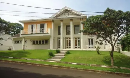 Luxuosa casa em condomínio à venda em Valinhos-SP, no Condomínio Village Visconde de Itamaracá - 4 quartos, 4 suítes, 4 salas, 7 banheiros, 6 vagas de garagem, 570m².