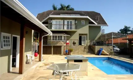 Imperdível oportunidade: Casa em condomínio de luxo na Colinas dos Álamos, Valinhos-SP - 3 quartos, 3 suítes, 540m².