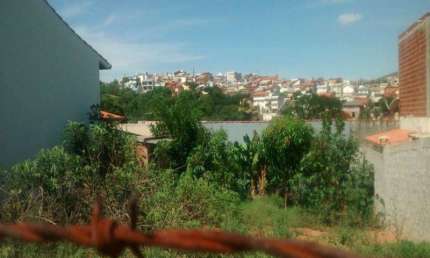 Terreno à venda em Valinhos-SP, Jardim Pinheiros, 308m² de área