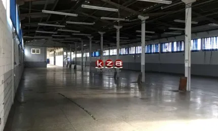 Galpão Industrial à Venda ou Locação em Vinhedo-SP, Bairro Capela: 9 Salas, 6 Banheiros, 20 Vagas de Garagem, 2.000 m²