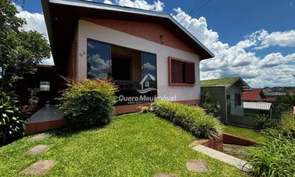 Casa com 3 quartos à venda na Marieta Germani, 94, Nossa Senhora de Fátima, Caxias do Sul por R$ 575.000