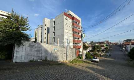 Terreno à venda na Rua Maria Bohn, 154, Sagrada Família, Caxias do Sul por R$ 900.000