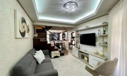 Casa em condomínio fechado com 3 quartos à venda na Alcides Lahm de Andrade, 439, Sagrada Família, Caxias do Sul por R$ 870.000