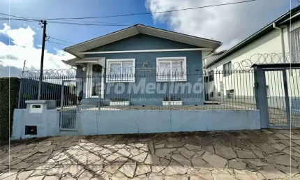 Casa com 3 quartos à venda na Benjamin Constant, 133, Sagrada Família, Caxias do Sul por R$ 900.000