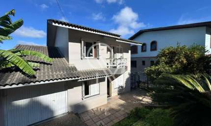 Casa com 3 quartos à venda na Rua Josefina Corsetti, 606, Petrópolis, Caxias do Sul por R$ 660.000