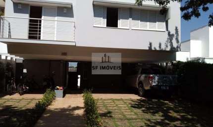 Excelente sobrado, 450m², 3 dormitórios, à venda no Cond. Lago da Boa Vista