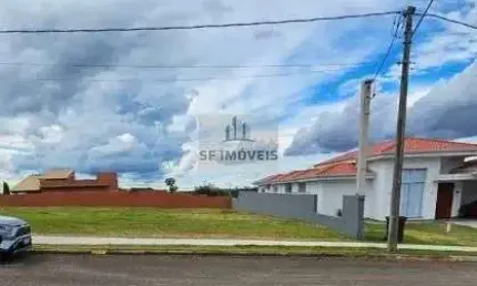 2 excelentes lotes, planos, de 1.000m² cada um, vizinhos, no Fazenda Jequitibá