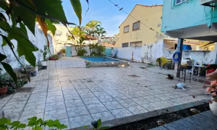 Vendo casa com 4 quartos e piscina no Jardim California São Gonçalo/RJ.