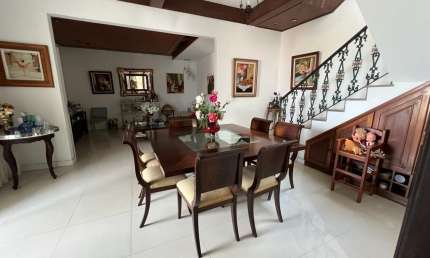 Casa À Venda Com 02 Andares, 04 Quartos No Alcântara São Gonçalo/RJ