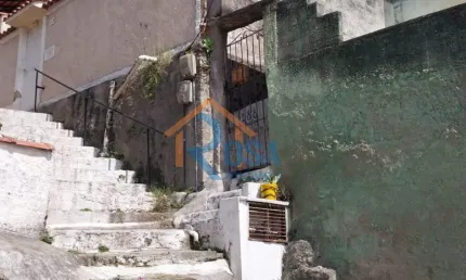 Casa a venda com pequeno quintal Porto da Madama São Gonçalo/RJ.