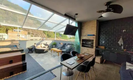 Triplex Mobiliado de Alto Padrão à Venda São Francisco Niterói/RJ.