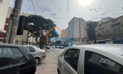 Apartamento à venda espaçoso e bem localizado no coração da tijuca!