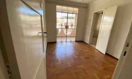 Linda Casa com 04 Quartos  em Nova Cidade São Gonçalo/RJ.