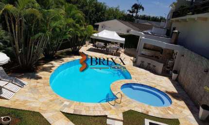 EXCELENTE CASA POSSUINDO 5 LOTES, À VENDA, CONDOMÍNIO ARUJAZINHO IV