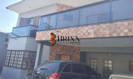 EXCELENTE CASA COM 04 QUARTOS, À VENDA, CENTER VILLE- ARUJÁ