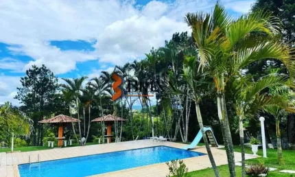 CHÁCARA EM IGARATÁ À VENDA, COM 21.000M2, 08 QUARTOS, LAGO E PISCINA